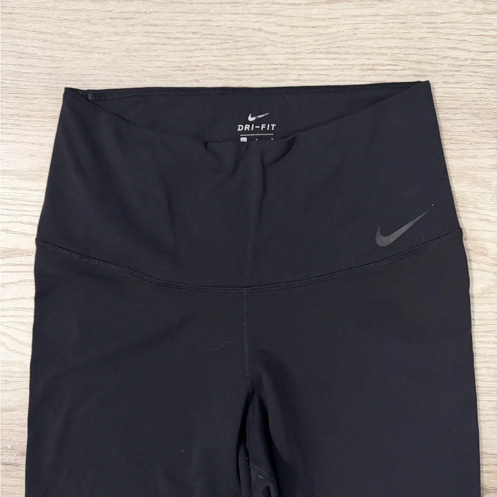 Nike Black dri fit cropped black leggings high waisted